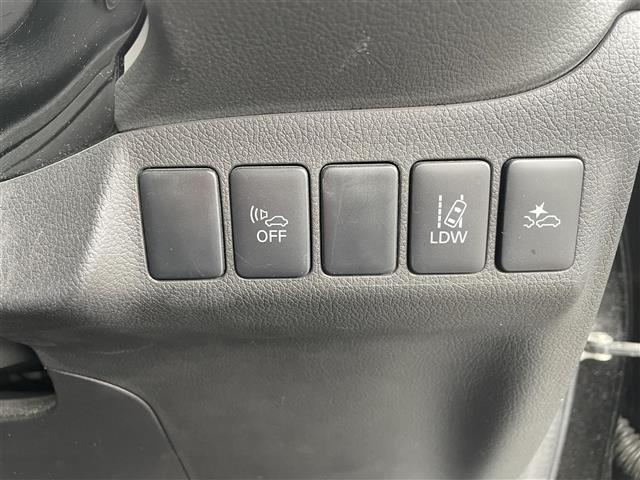 アウトランダーPHEV サンルーフ/4WD/マルチアラウンドモニター/7インチナビ/フルセグTV/Bluetooth/DVD再生/ハーフレザーシート/運転席助手席シートヒーター/ETC/コーナーセンサー/レーダークルコン(13枚目)