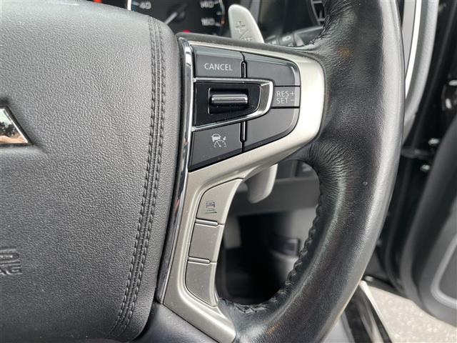 アウトランダーPHEV サンルーフ/4WD/マルチアラウンドモニター/7インチナビ/フルセグTV/Bluetooth/DVD再生/ハーフレザーシート/運転席助手席シートヒーター/ETC/コーナーセンサー/レーダークルコン(16枚目)