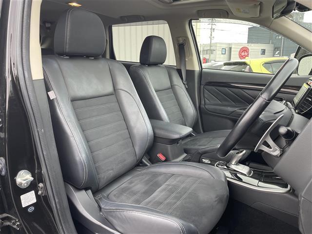 アウトランダーPHEV サンルーフ/4WD/マルチアラウンドモニター/7インチナビ/フルセグTV/Bluetooth/DVD再生/ハーフレザーシート/運転席助手席シートヒーター/ETC/コーナーセンサー/レーダークルコン(20枚目)