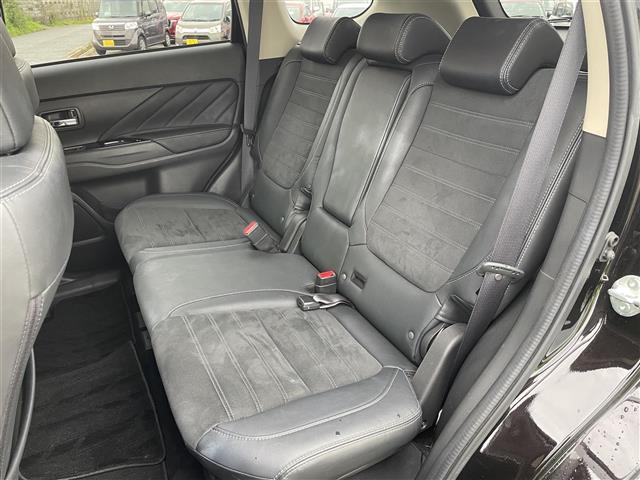アウトランダーPHEV サンルーフ/4WD/マルチアラウンドモニター/7インチナビ/フルセグTV/Bluetooth/DVD再生/ハーフレザーシート/運転席助手席シートヒーター/ETC/コーナーセンサー/レーダークルコン(26枚目)