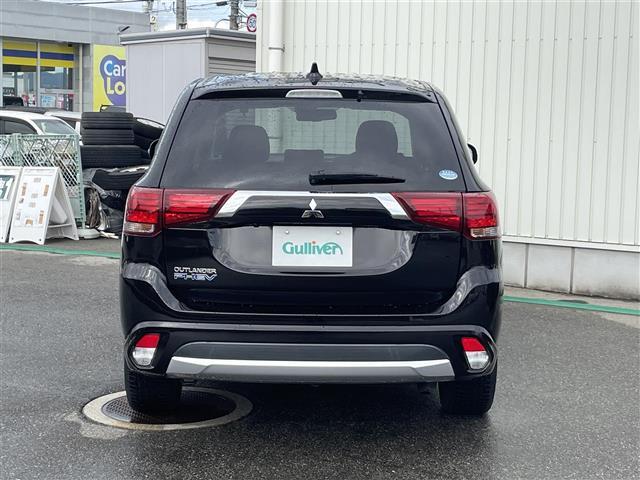 アウトランダーPHEV サンルーフ/4WD/マルチアラウンドモニター/7インチナビ/フルセグTV/Bluetooth/DVD再生/ハーフレザーシート/運転席助手席シートヒーター/ETC/コーナーセンサー/レーダークルコン(32枚目)