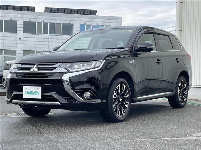 アウトランダーPHEV サンルーフ/4WD/マルチアラウンドモニター/7インチナビ/フルセグTV/Bluetooth/DVD再生/ハーフレザーシート/運転席助手席シートヒーター/ETC/コーナーセンサー/レーダークルコン(33枚目)