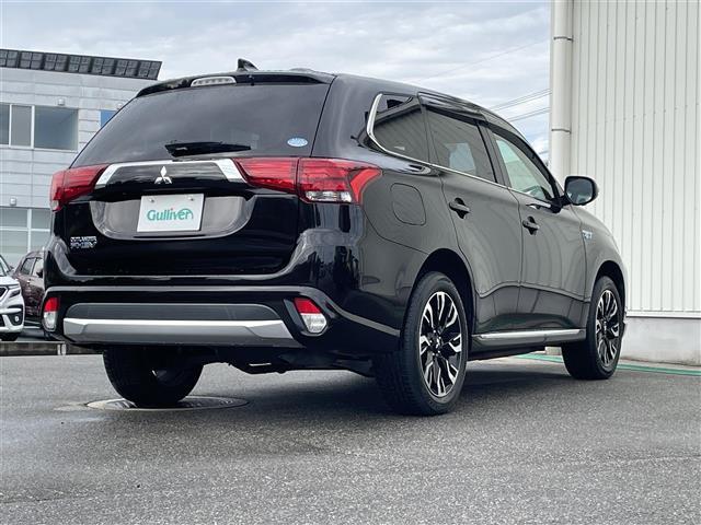 アウトランダーPHEV サンルーフ/4WD/マルチアラウンドモニター/7インチナビ/フルセグTV/Bluetooth/DVD再生/ハーフレザーシート/運転席助手席シートヒーター/ETC/コーナーセンサー/レーダークルコン(37枚目)