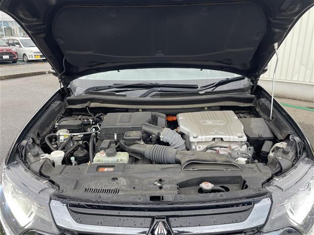 アウトランダーPHEV サンルーフ/4WD/マルチアラウンドモニター/7インチナビ/フルセグTV/Bluetooth/DVD再生/ハーフレザーシート/運転席助手席シートヒーター/ETC/コーナーセンサー/レーダークルコン(39枚目)