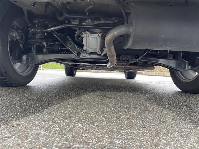 アウトランダーPHEV サンルーフ/4WD/マルチアラウンドモニター/7インチナビ/フルセグTV/Bluetooth/DVD再生/ハーフレザーシート/運転席助手席シートヒーター/ETC/コーナーセンサー/レーダークルコン(40枚目)