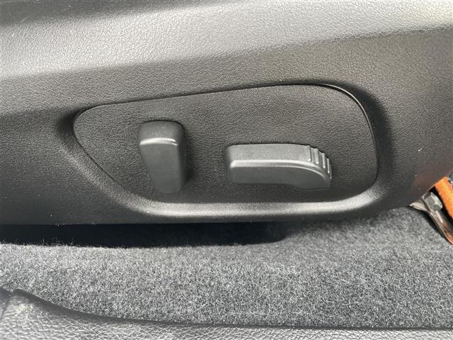 XV 2.0i-L アイサイト 7インチナビ/フルセグTV/Bluetooth/DVD再生/Bカメラ/ビルトインETC/スマートキー/前席パワーシート/HIDオートライト/フォグライト/STiリアスポイラー/プッシュスタートエンジン(16枚目)