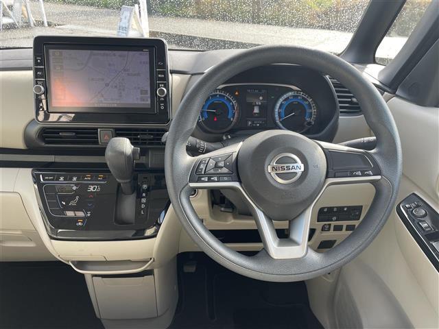 ルークス X ワンオーナー/アラウンドビューモニター/純正9インチナビ/フルセグTV/Bluetooth/DVD再生/ETC/両側自動ドア/衝突軽減ブレーキ/ハイビームアシスト/前後ドライブレコーダーステアスイッチ(6枚目)