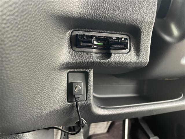 N-BOXカスタム G・EXターボホンダセンシング 純正8インチナビ/フルセグTV/Bluetooth/DVD再生/Bカメラ/両側パワースライドドア/前後ドライブレコーダー/ハーフレザーシート/ビルトインETC/レーダークルコン/レーンキープ(8枚目)
