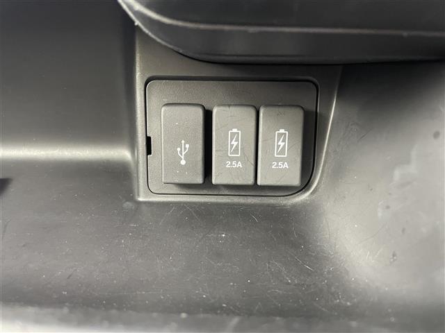 N-BOXカスタム G・EXターボホンダセンシング 純正8インチナビ/フルセグTV/Bluetooth/DVD再生/Bカメラ/両側パワースライドドア/前後ドライブレコーダー/ハーフレザーシート/ビルトインETC/レーダークルコン/レーンキープ(9枚目)