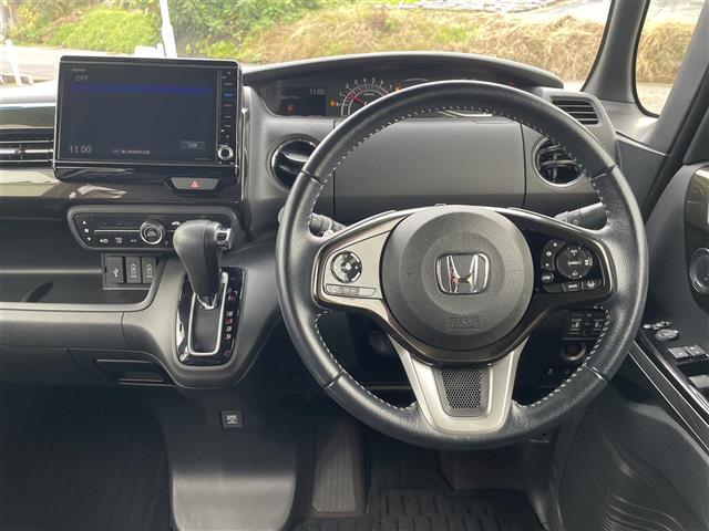 N-BOXカスタム G・EXターボホンダセンシング 純正8インチナビ/フルセグTV/Bluetooth/DVD再生/Bカメラ/両側パワースライドドア/前後ドライブレコーダー/ハーフレザーシート/ビルトインETC/レーダークルコン/レーンキープ(11枚目)