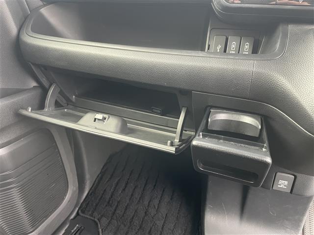 N-BOXカスタム G・EXターボホンダセンシング 純正8インチナビ/フルセグTV/Bluetooth/DVD再生/Bカメラ/両側パワースライドドア/前後ドライブレコーダー/ハーフレザーシート/ビルトインETC/レーダークルコン/レーンキープ(13枚目)