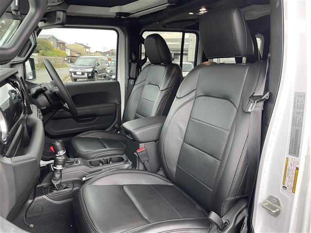 ジープ・ラングラーアンリミテッド サハラ アルティテュード ワンオーナー/黒革/ナビ/フルセグTV/Bluetooth/フロントカメラ/サイドカメラ/リアカメラ/レーダークルーズコントロール/純正AW付冬タイヤ4本有/ETC/AC100V電源(21枚目)