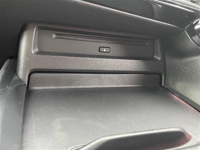 NX NX450h+ Fスポーツ 4WD/パノラミックビューモニター/ブラックレザー/メーカーナビ/フルセグTV/Bluetooth/DVD再生/レクサスセーフティシステム/クリアランスソナー/前後ドライブレコーダー/ビルトイン2.0(12枚目)