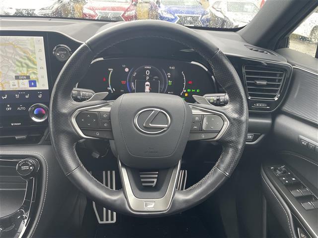 NX NX450h+ Fスポーツ 4WD/パノラミックビューモニター/ブラックレザー/メーカーナビ/フルセグTV/Bluetooth/DVD再生/レクサスセーフティシステム/クリアランスソナー/前後ドライブレコーダー/ビルトイン2.0(17枚目)