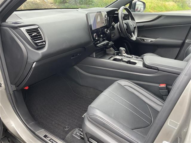 NX NX450h+ Fスポーツ 4WD/パノラミックビューモニター/ブラックレザー/メーカーナビ/フルセグTV/Bluetooth/DVD再生/レクサスセーフティシステム/クリアランスソナー/前後ドライブレコーダー/ビルトイン2.0(20枚目)