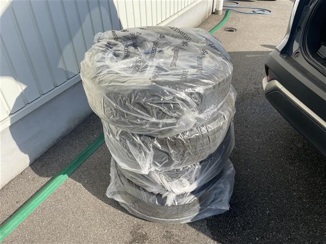 カローラクロス ハイブリッド　Ｚ　ワンオーナー／パノラミックビューモニター／Ｍナビ／フルセグＴＶ／Ｂｌｕｅｔｏｏｔｈ／寒冷地仕様／ビルトインＥＴＣ２．０／運転席助手席シートヒーター／ＴＶキット／アルミホイール付冬タイヤ４本有り（27枚目）