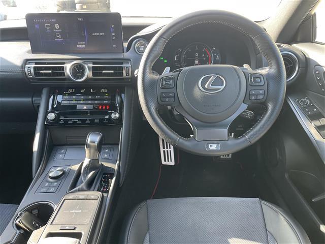 ＩＳ ＩＳ３００　ＦスポーツモードブラックＳ　サンルーフ／オレンジキャリパー／ＲＳＲローダウンサス／純正サスペンション有／パノラミックビューモニター／純正メーカーナビ／フルセグＴＶ／Ｂｌｕｅｔｏｏｔｈ／ハーフレザー／シートヒーター／エアシート（18枚目）