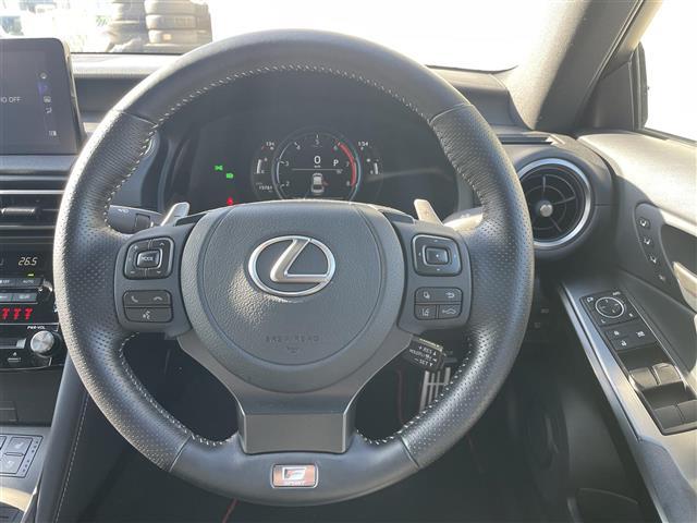 ＩＳ ＩＳ３００　ＦスポーツモードブラックＳ　サンルーフ／オレンジキャリパー／ＲＳＲローダウンサス／純正サスペンション有／パノラミックビューモニター／純正メーカーナビ／フルセグＴＶ／Ｂｌｕｅｔｏｏｔｈ／ハーフレザー／シートヒーター／エアシート（19枚目）