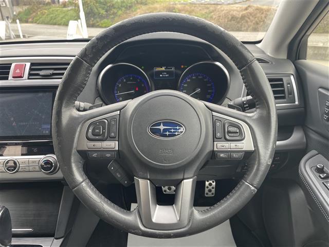 レガシィアウトバック リミテッド　ブラックレザーシート／純正８インチナビ／フルセグＴＶ／Ｂｌｕｅｔｏｏｔｈ／ＤＶＤ再生／シートヒーター／ドライブレコーダー／ビルトインＥＴＣ／パワーバックドア／ルーフレール／ＨＩＤオートライト（7枚目）