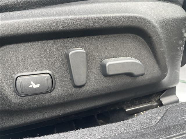 レガシィアウトバック リミテッド　ブラックレザーシート／純正８インチナビ／フルセグＴＶ／Ｂｌｕｅｔｏｏｔｈ／ＤＶＤ再生／シートヒーター／ドライブレコーダー／ビルトインＥＴＣ／パワーバックドア／ルーフレール／ＨＩＤオートライト（16枚目）