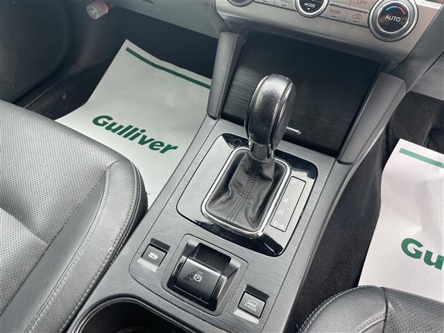 レガシィアウトバック リミテッド　ブラックレザーシート／純正８インチナビ／フルセグＴＶ／Ｂｌｕｅｔｏｏｔｈ／ＤＶＤ再生／シートヒーター／ドライブレコーダー／ビルトインＥＴＣ／パワーバックドア／ルーフレール／ＨＩＤオートライト（17枚目）