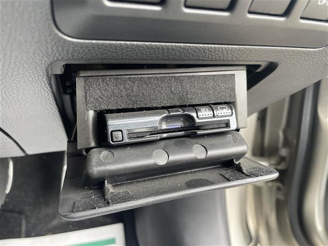 レガシィアウトバック リミテッド　ブラックレザーシート／純正８インチナビ／フルセグＴＶ／Ｂｌｕｅｔｏｏｔｈ／ＤＶＤ再生／シートヒーター／ドライブレコーダー／ビルトインＥＴＣ／パワーバックドア／ルーフレール／ＨＩＤオートライト（19枚目）