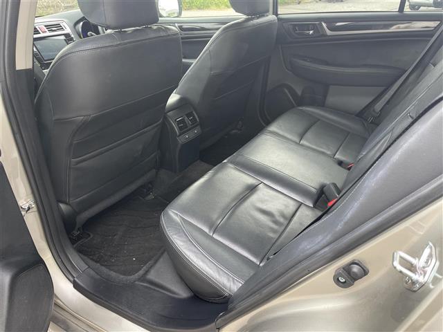 レガシィアウトバック リミテッド　ブラックレザーシート／純正８インチナビ／フルセグＴＶ／Ｂｌｕｅｔｏｏｔｈ／ＤＶＤ再生／シートヒーター／ドライブレコーダー／ビルトインＥＴＣ／パワーバックドア／ルーフレール／ＨＩＤオートライト（24枚目）