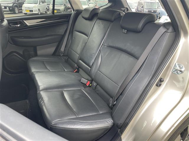 レガシィアウトバック リミテッド　ブラックレザーシート／純正８インチナビ／フルセグＴＶ／Ｂｌｕｅｔｏｏｔｈ／ＤＶＤ再生／シートヒーター／ドライブレコーダー／ビルトインＥＴＣ／パワーバックドア／ルーフレール／ＨＩＤオートライト（25枚目）