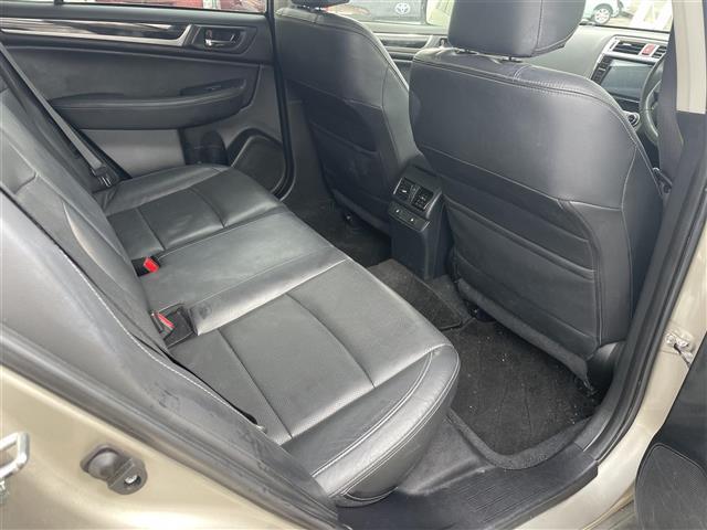 レガシィアウトバック リミテッド　ブラックレザーシート／純正８インチナビ／フルセグＴＶ／Ｂｌｕｅｔｏｏｔｈ／ＤＶＤ再生／シートヒーター／ドライブレコーダー／ビルトインＥＴＣ／パワーバックドア／ルーフレール／ＨＩＤオートライト（26枚目）