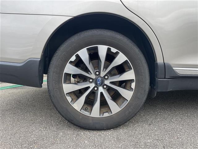 レガシィアウトバック リミテッド　ブラックレザーシート／純正８インチナビ／フルセグＴＶ／Ｂｌｕｅｔｏｏｔｈ／ＤＶＤ再生／シートヒーター／ドライブレコーダー／ビルトインＥＴＣ／パワーバックドア／ルーフレール／ＨＩＤオートライト（30枚目）