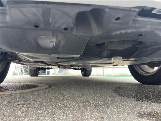 レガシィアウトバック リミテッド　ブラックレザーシート／純正８インチナビ／フルセグＴＶ／Ｂｌｕｅｔｏｏｔｈ／ＤＶＤ再生／シートヒーター／ドライブレコーダー／ビルトインＥＴＣ／パワーバックドア／ルーフレール／ＨＩＤオートライト（41枚目）