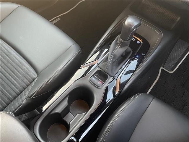 カローラツーリング ハイブリッド　ダブルバイビー　純正８インチメーカーディスプレイオーディオ／Ｂｌｕｅｔｏｏｔｈ／ミラーキャスト／Ｂカメラ／コーナーセンサー／レーダークルーズコントロール／レーンキープアシスト／ハーフレザーシート／ビルトインＥＴＣ（7枚目）