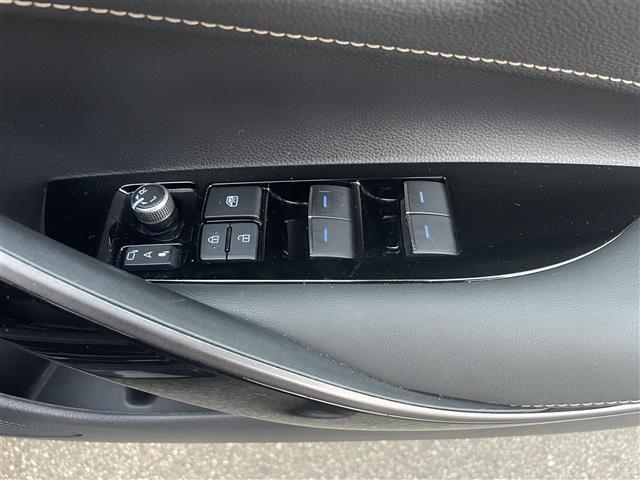 カローラツーリング ハイブリッド　ダブルバイビー　純正８インチメーカーディスプレイオーディオ／Ｂｌｕｅｔｏｏｔｈ／ミラーキャスト／Ｂカメラ／コーナーセンサー／レーダークルーズコントロール／レーンキープアシスト／ハーフレザーシート／ビルトインＥＴＣ（9枚目）