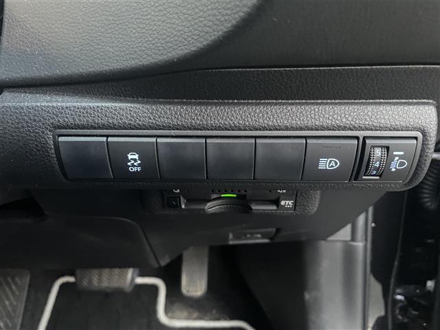 カローラツーリング ハイブリッド　ダブルバイビー　純正８インチメーカーディスプレイオーディオ／Ｂｌｕｅｔｏｏｔｈ／ミラーキャスト／Ｂカメラ／コーナーセンサー／レーダークルーズコントロール／レーンキープアシスト／ハーフレザーシート／ビルトインＥＴＣ（12枚目）