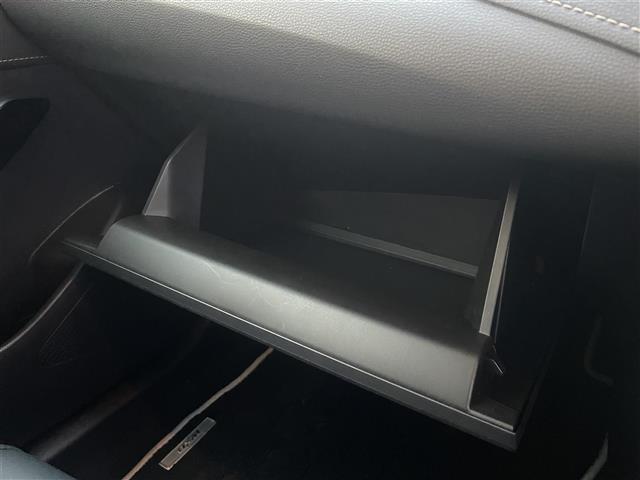 カローラツーリング ハイブリッド　ダブルバイビー　純正８インチメーカーディスプレイオーディオ／Ｂｌｕｅｔｏｏｔｈ／ミラーキャスト／Ｂカメラ／コーナーセンサー／レーダークルーズコントロール／レーンキープアシスト／ハーフレザーシート／ビルトインＥＴＣ（15枚目）