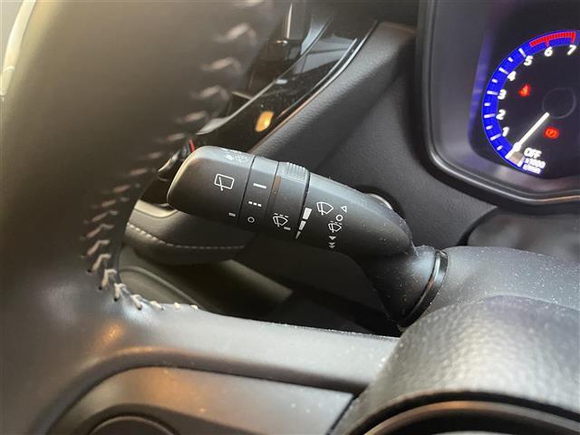 カローラツーリング ハイブリッド　ダブルバイビー　純正８インチメーカーディスプレイオーディオ／Ｂｌｕｅｔｏｏｔｈ／ミラーキャスト／Ｂカメラ／コーナーセンサー／レーダークルーズコントロール／レーンキープアシスト／ハーフレザーシート／ビルトインＥＴＣ（18枚目）