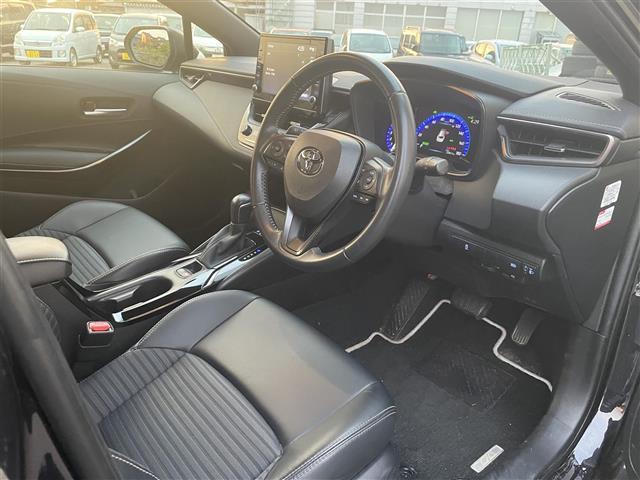 カローラツーリング ハイブリッド　ダブルバイビー　純正８インチメーカーディスプレイオーディオ／Ｂｌｕｅｔｏｏｔｈ／ミラーキャスト／Ｂカメラ／コーナーセンサー／レーダークルーズコントロール／レーンキープアシスト／ハーフレザーシート／ビルトインＥＴＣ（20枚目）