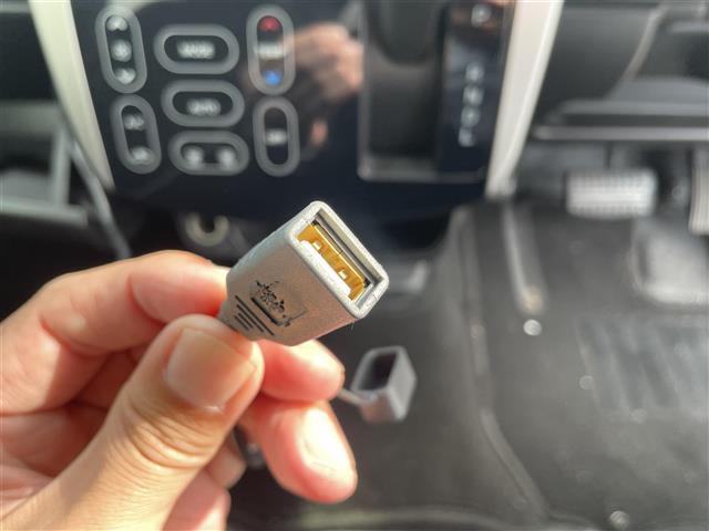 デイズ ハイウェイスター　Ｇ　アラウンドビューモニター／社外７インチナビ／フルセグＴＶ／ＣＤ再生／ＵＳＢ入力／スマートキー／プッシュスタート／衝突軽減ブレーキ／オートマチックハイビーム／ＨＩＤオートライト／フォグライト（8枚目）