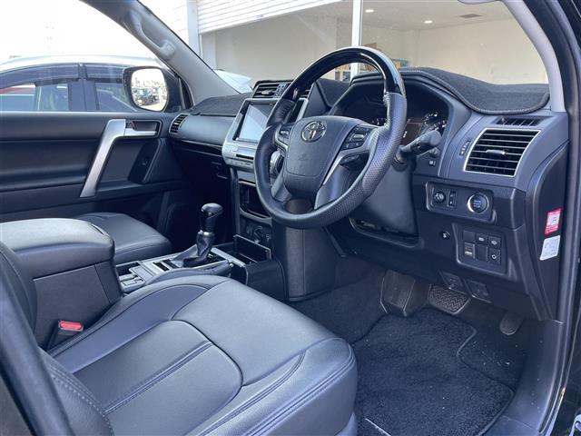 ランドクルーザープラド ＴＸ　４ＷＤ／サンルーフ／ワンオーナー／モデリスタフルエアロ／革調シートカバー／社外８インチナビ／フルセグＴＶ／Ｂｌｕｅｔｏｏｔｈ／ＤＶＤ再生／バックカメラ／追従クルコン／純正ＡＷ４本積込／ルーフレール（19枚目）