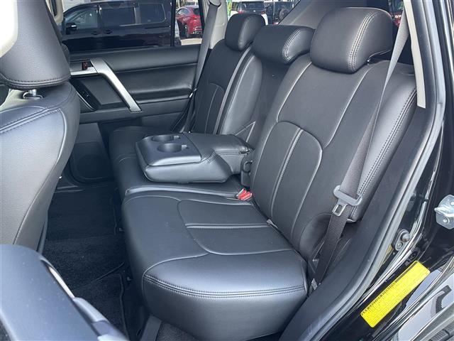 ランドクルーザープラド ＴＸ　４ＷＤ／サンルーフ／ワンオーナー／モデリスタフルエアロ／革調シートカバー／社外８インチナビ／フルセグＴＶ／Ｂｌｕｅｔｏｏｔｈ／ＤＶＤ再生／バックカメラ／追従クルコン／純正ＡＷ４本積込／ルーフレール（21枚目）