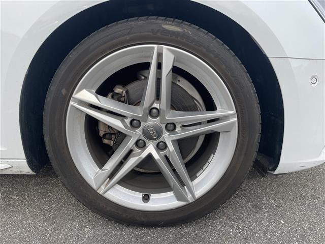 Ａ４ ２．０ＴＦＳＩスポーツ　Ｓラインパッケージ　アラウンドビューモニター／メーカーナビ／フルセグＴＶ／Ｂｌｕｅｔｏｏｔｈ／ＤＶＤ再生／ビルトインＥＴＣ２．０／パワーバックドア／パワーシート／シートヒーター／ルーフレール／ＬＥＤオートライト（33枚目）