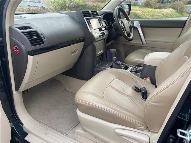 ランドクルーザープラド ＴＸ　ワンオーナー／純正ナビ／フルセグＴＶ／Ｂｌｕｅｔｏｏｔｈ／ＤＶＤ再生／Ｂカメラ／前後ドライブレコーダー／コーナーセンサー／シートヒーター／革調シートカバー／ＬＥＤオートライト／エンジンスターター（22枚目）