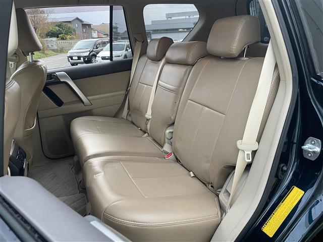 ランドクルーザープラド ＴＸ　ワンオーナー／純正ナビ／フルセグＴＶ／Ｂｌｕｅｔｏｏｔｈ／ＤＶＤ再生／Ｂカメラ／前後ドライブレコーダー／コーナーセンサー／シートヒーター／革調シートカバー／ＬＥＤオートライト／エンジンスターター（25枚目）