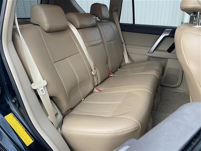 ランドクルーザープラド ＴＸ　ワンオーナー／純正ナビ／フルセグＴＶ／Ｂｌｕｅｔｏｏｔｈ／ＤＶＤ再生／Ｂカメラ／前後ドライブレコーダー／コーナーセンサー／シートヒーター／革調シートカバー／ＬＥＤオートライト／エンジンスターター（26枚目）