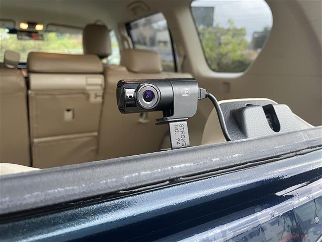 ランドクルーザープラド ＴＸ　ワンオーナー／純正ナビ／フルセグＴＶ／Ｂｌｕｅｔｏｏｔｈ／ＤＶＤ再生／Ｂカメラ／前後ドライブレコーダー／コーナーセンサー／シートヒーター／革調シートカバー／ＬＥＤオートライト／エンジンスターター（29枚目）