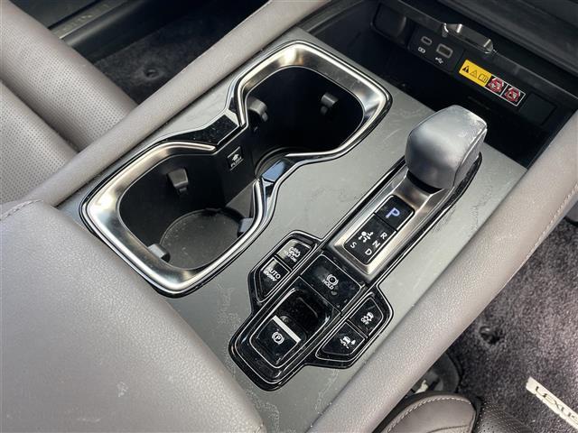 RX RX450h+ バージョンL ☆4WD☆サンルーフ☆ルーフレール☆純正SDナビ(ディスプレイオーディオ)☆プレミアムサウンド☆フルセグTV☆セーフティーシステムプラス☆ブラインドスポットモニター☆パーキングサポートブレーキー(10枚目)