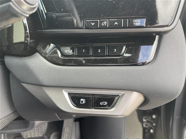 RX RX450h+ バージョンL ☆4WD☆サンルーフ☆ルーフレール☆純正SDナビ(ディスプレイオーディオ)☆プレミアムサウンド☆フルセグTV☆セーフティーシステムプラス☆ブラインドスポットモニター☆パーキングサポートブレーキー(16枚目)