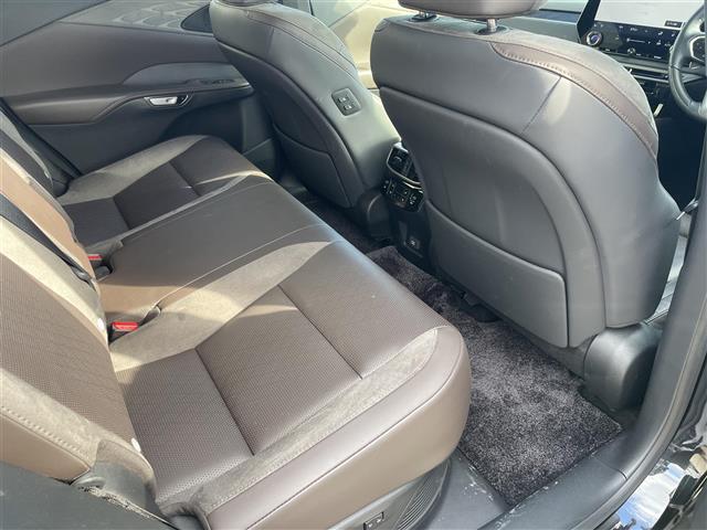 RX RX450h+ バージョンL ☆4WD☆サンルーフ☆ルーフレール☆純正SDナビ(ディスプレイオーディオ)☆プレミアムサウンド☆フルセグTV☆セーフティーシステムプラス☆ブラインドスポットモニター☆パーキングサポートブレーキー(27枚目)