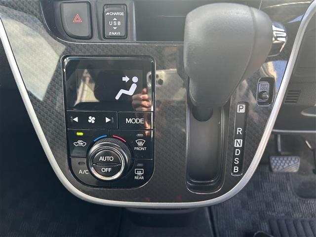 ムーヴ カスタム XリミテッドII SAIII ☆ワンオーナー☆4WD☆純正SDナビ(NMZK-W68D)(AM/FM/CD/DVD/USB/ipod)☆Bluetooth☆カメラ(全方位、バック)☆フルセグTV☆衝突軽減システム☆コーナーセンサー(11枚目)