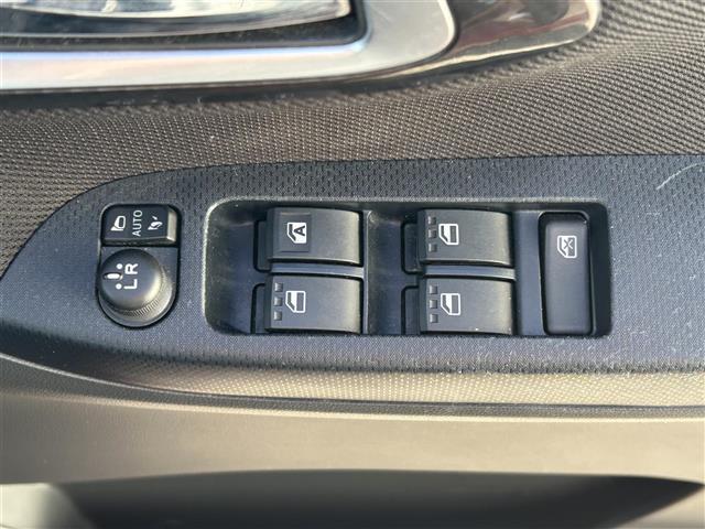 ムーヴ カスタム XリミテッドII SAIII ☆ワンオーナー☆4WD☆純正SDナビ(NMZK-W68D)(AM/FM/CD/DVD/USB/ipod)☆Bluetooth☆カメラ(全方位、バック)☆フルセグTV☆衝突軽減システム☆コーナーセンサー(19枚目)